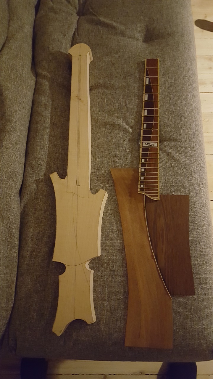 Og tilskæres et stykke ahorn og lidt finer